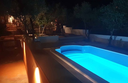 Stari Grad House | Holiday home with large terrace and air conditioning