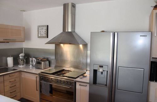 Dauphin House | Holiday home with large garden and pool