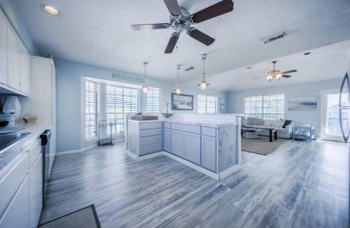 Jamaica Beach House | Holiday home with large deck and fenced yard, close to the beach