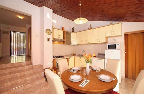 Ripenda Verbanci House | Holiday home with mounting Pool