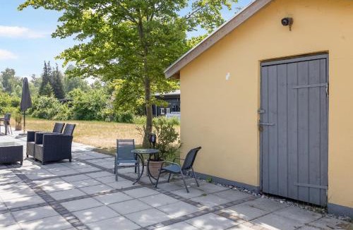 Hoensinge House | Holiday Home With Outdoor Jacuzzi And Shelter