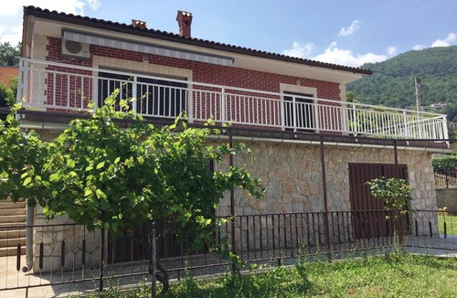 Opric House | Holiday home with panoramic view and large terrace