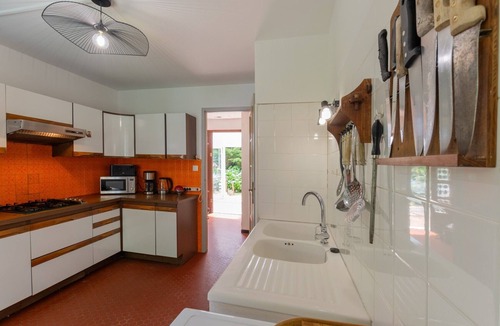 Jaujac House | Holiday Home with Park, Private Pool, Wi-Fi, and Air Conditioning in Jaujac