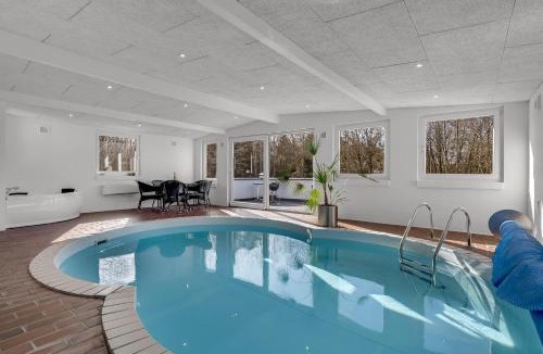 Ronbjerg House | Holiday Home With Pool And Spa Close To The Limfjord