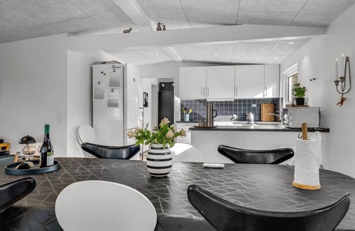 Ronbjerg House | Holiday home with pool and spa close to the Limfjord.