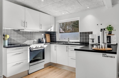 Ronbjerg House | Holiday home with pool and spa close to the Limfjord.