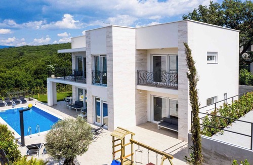 Klimno House | Holiday home with pool for 8 people