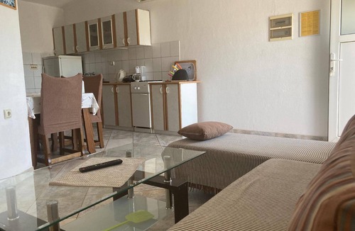 Cesarica House | Holiday home with pool for 12 people 200m from the sea