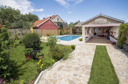 Brnjica House | Holiday home with pool near Krka National Park