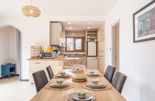 Vidreres House | Holiday Home with Private Pool, Private Terrace, and Wi-Fi
