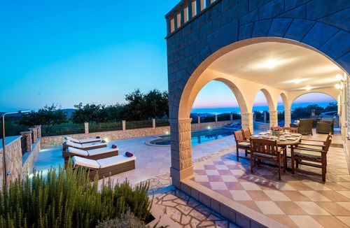 Zvekovica House | Holiday home with private heated pool near Dubrovnik