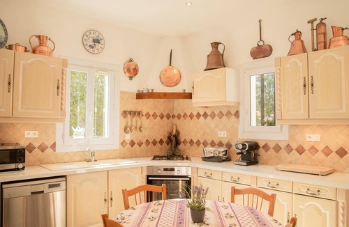 Uchaux House | Holiday home with private pool