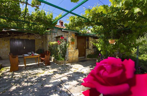 Fazana House | Holiday home with private terrace and pool