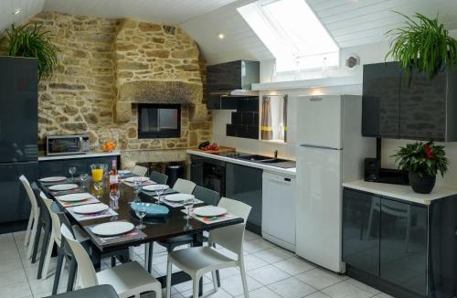 Plouguin House | Holiday home with private pool