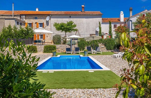 Brzac House | Holiday home with private swimming pool