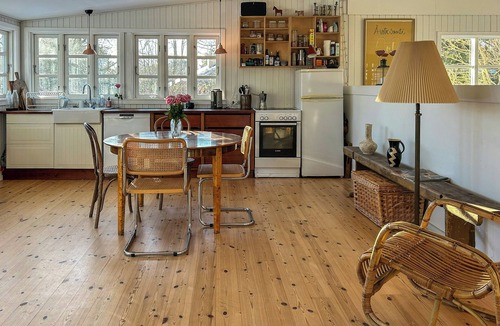 Bronde House | Holiday home with sea view near marina