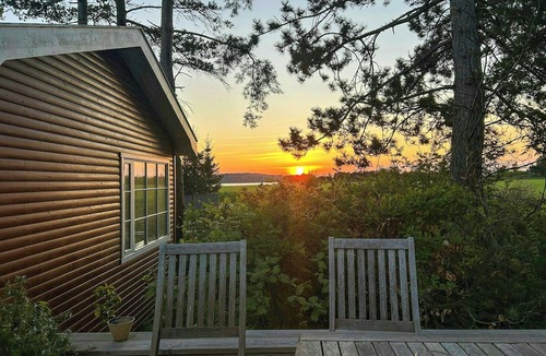 Bronde House | Holiday home with sea view near marina