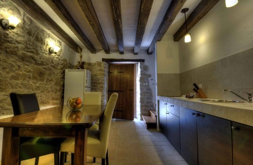 Kotli House | Holiday home with shared pool