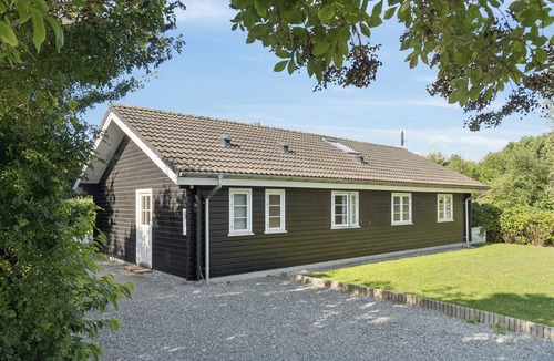 Kramnitse House | Holiday home with spa near beach and nature