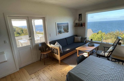 Vang House | Holiday home with stunning Baltic Sea view