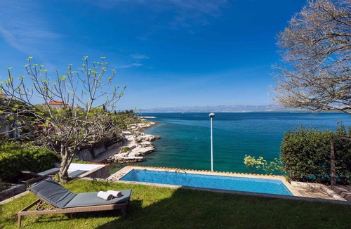 Vantacici House | Holiday home with terrace and sea view