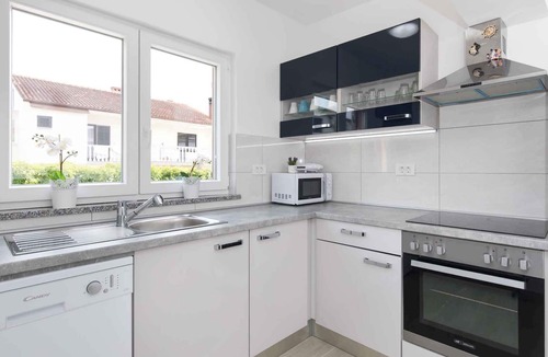 Vantacici House | Holiday home with terrace for 2 people