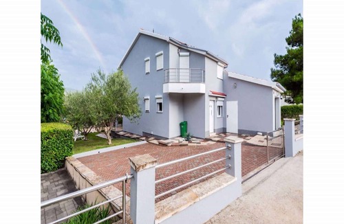 Pridraga House | Holiday home with terrace and sea view