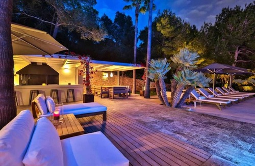 Ciudad Universitaria Villa | Holiday home with tranquil sea views