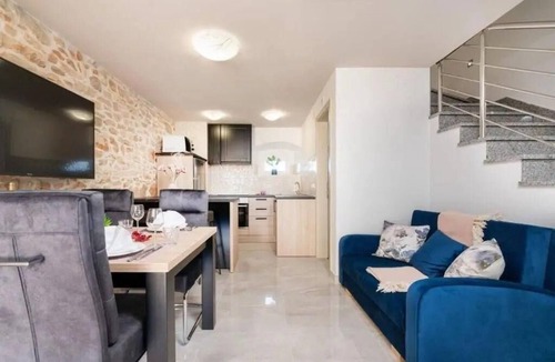 Kastelir House | Holiday home with whirlpool and sauna, in Kastelir