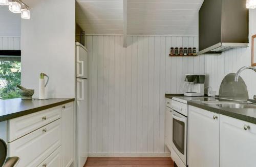 Skygge House | Holiday Home Yngve - 56-5km from the sea by Interhome