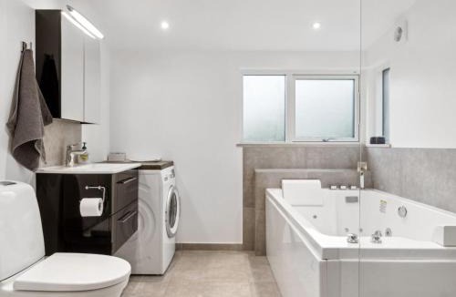 Hoensinge House | Holiday Home Zezilie - 500m from the sea by Interhome