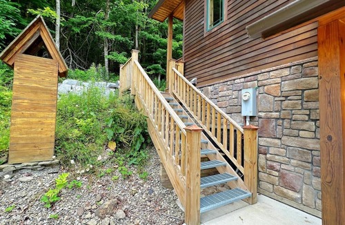 Ellicottville Ski Chalet | Holiday House 4 Bedroom Chalet by RedAwning