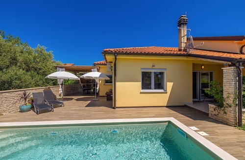 Milohnici House | Holiday house AMARILLA with private pool