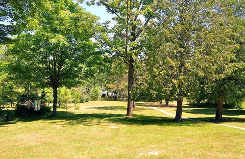 Frankfort Cottage | Holiday House at Three Pines