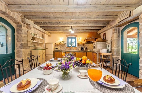 Malinska-Dubasnica House | Holiday house DAJANA with mediterranean garden