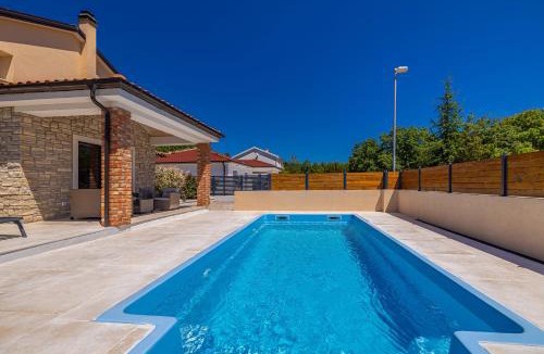 Pinezici House | Holiday house DIVNA