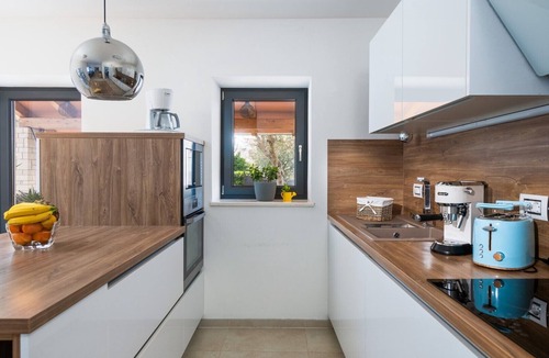 Pinezici Villa | Holiday House Ena in Marcana