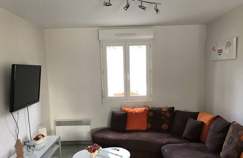 Aignan House | Holiday house facing the Pyrenees