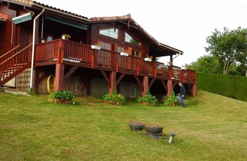 Moissac Ski Chalet | Holiday house in Moissac with WiFi