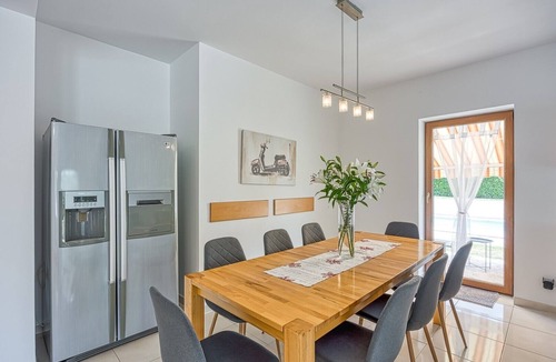 Zbandaj Villa | Holiday House Iris with Private Pool