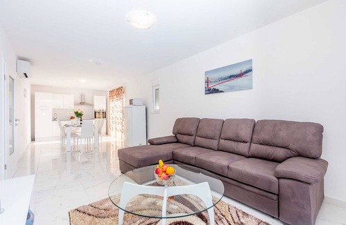 Milohnici House | Holiday house ISABELLA with pool