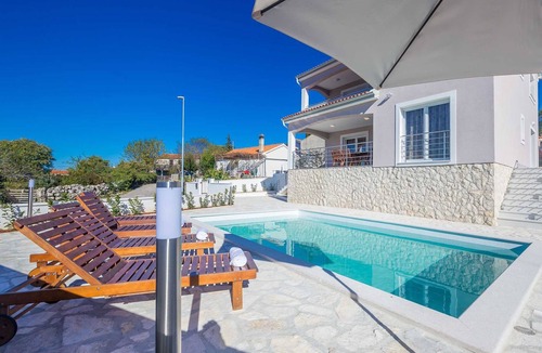 Milohnici House | Holiday house ISABELLA with pool