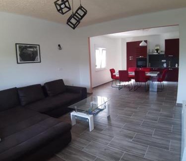 Zemunik Donji Apartment | Holiday House Ivan