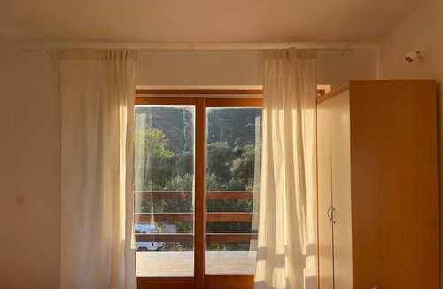 Peracko Blato House | Holiday house " Katy" on Bacina Lakes