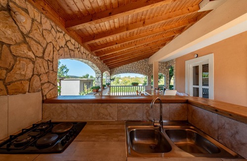 Banjevci Ski Chalet | Holiday House Laetitia with pool