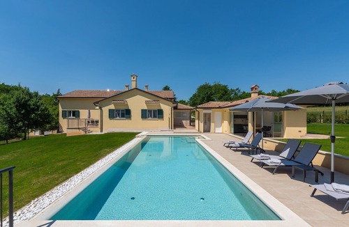 Heki House | Holiday House Mateo with Private Pool