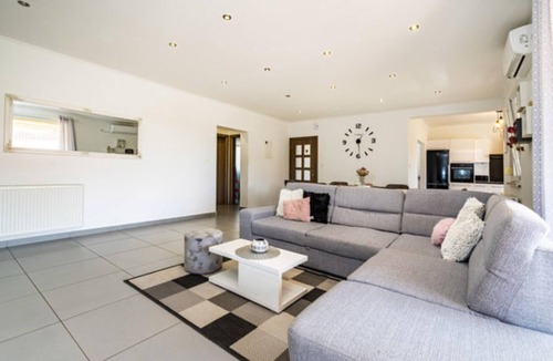 Lovinac House | Holiday House Mell with pool