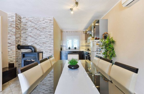 Benkovac Ski Chalet | Holiday House Meri with pool in a peaceful area