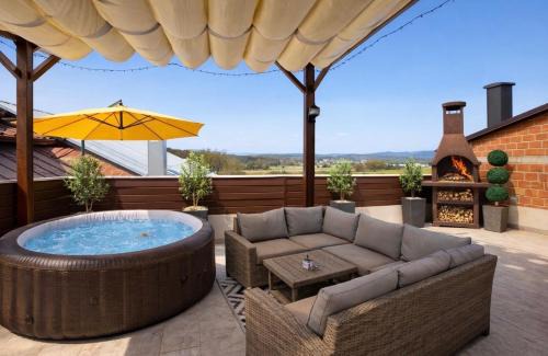 Otocac Villa | Holiday house "Mimoza" 2 massage pools