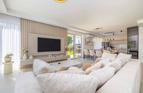 Omisalj Villa | Holiday house OLIVE BLUE with private pool